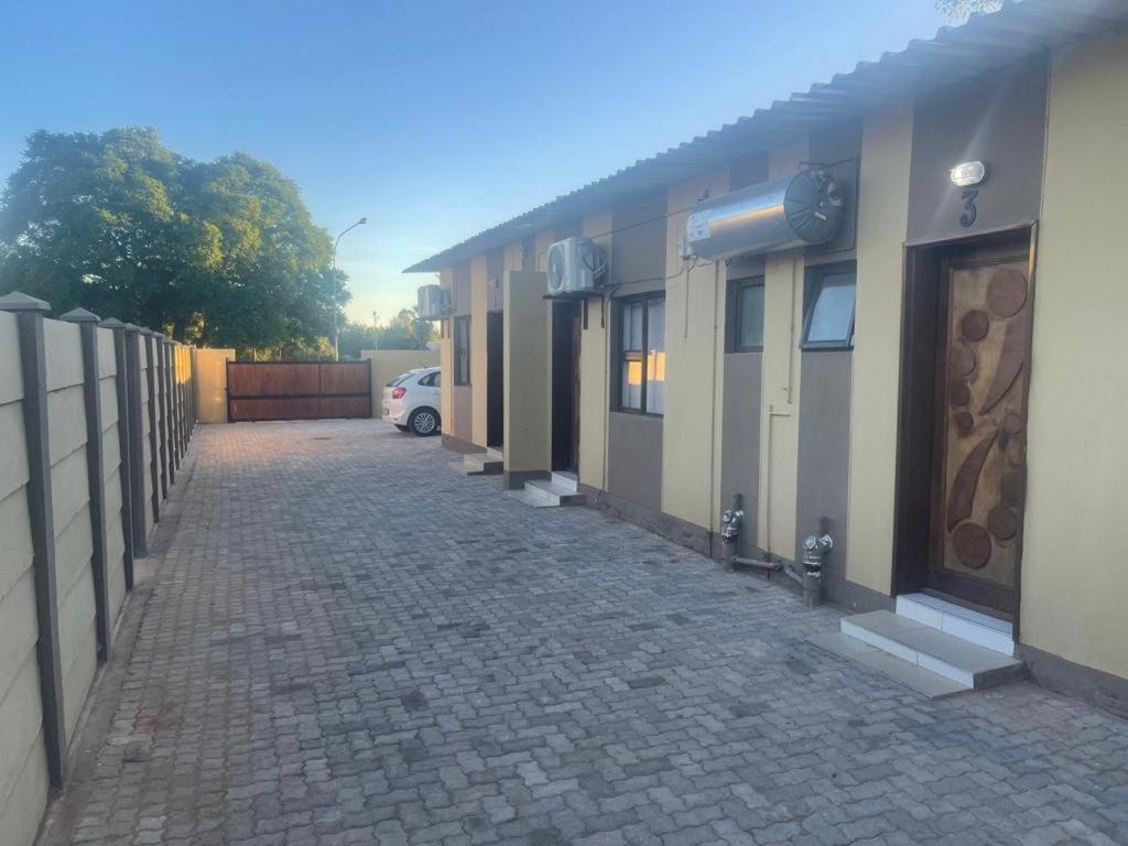 Sabrina Guesthouse Tsumeb Esterno foto